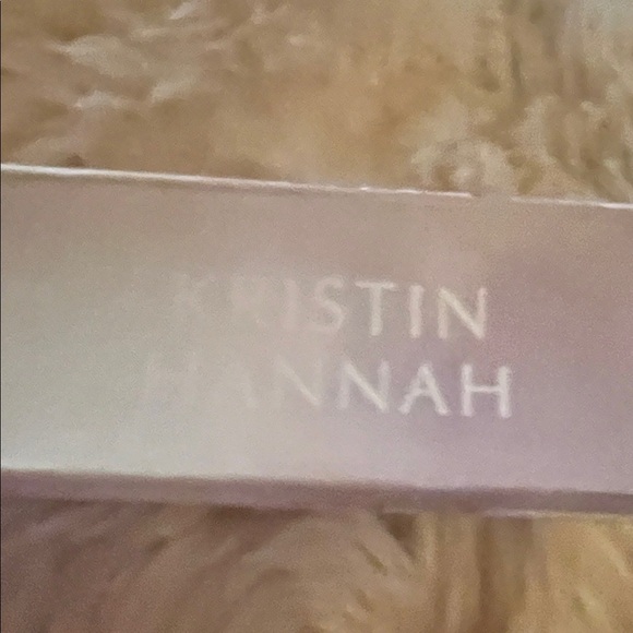 True Colors Book by Kristin Hannah Soft-back EUC - Picture 5 of 6